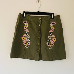En Creme army green floral a-line skirt